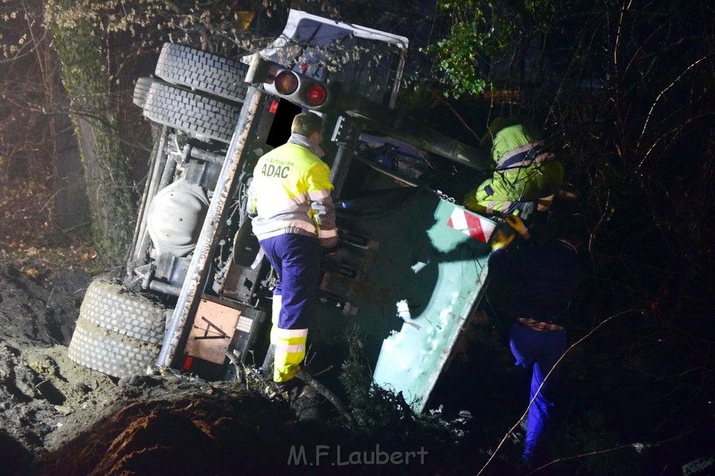 Container LKW umgestuerzt Koeln Brueck Bruecker- Dellbruecker Mauspfad P118.JPG - Miklos Laubert